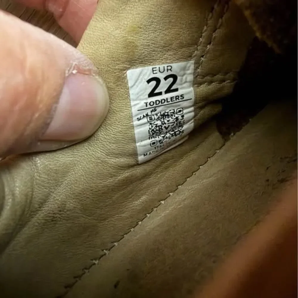 Vivobarefoot Toddler Shoes size 22 or size 6c us