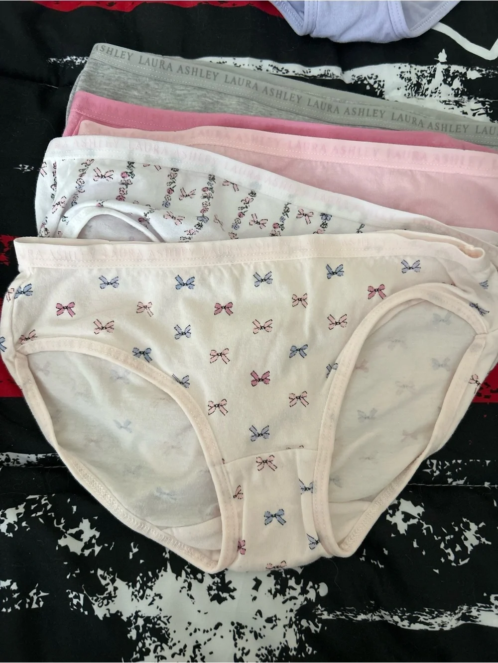 Laura Ashley pack girls