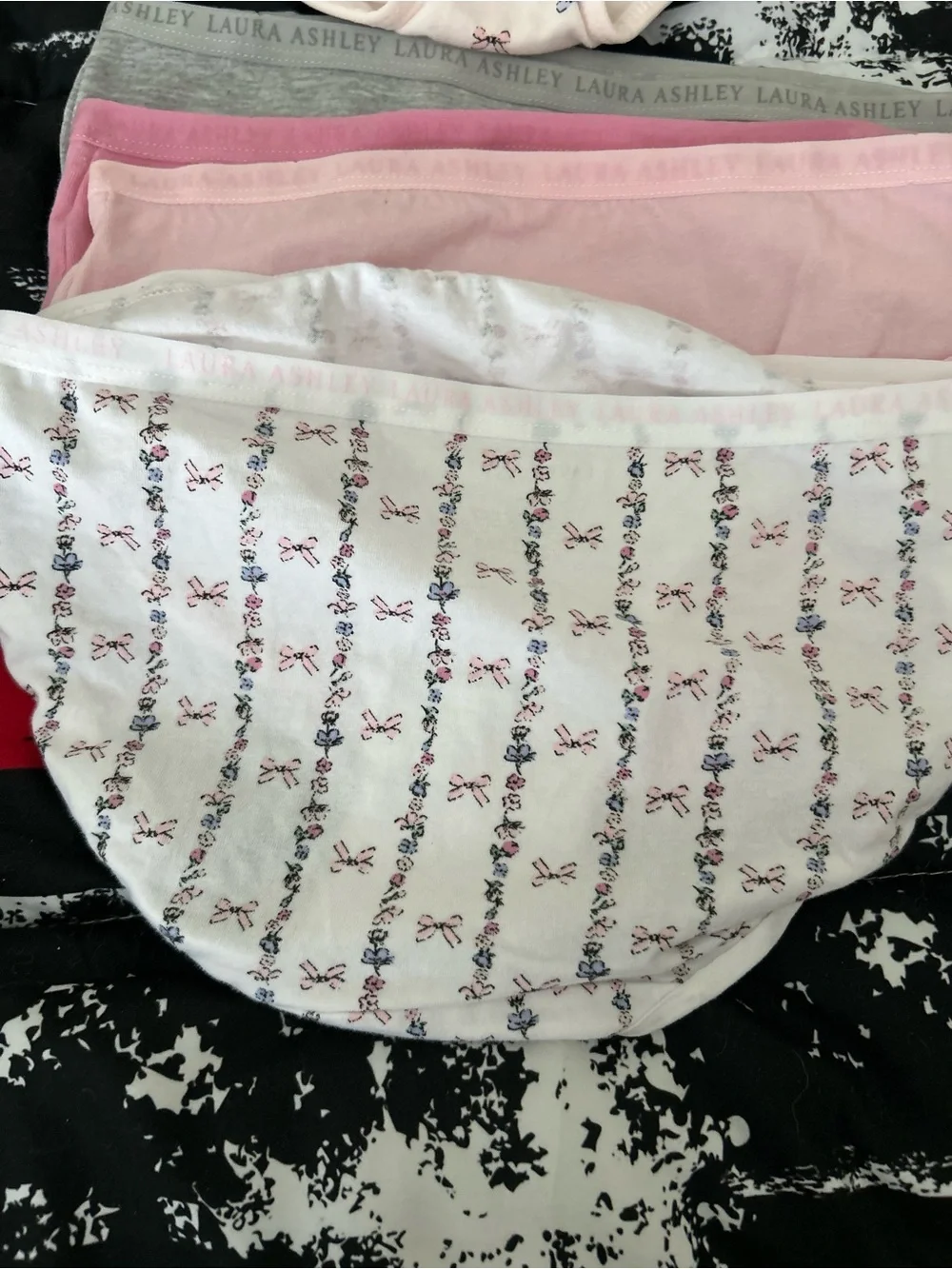 Laura Ashley pack girls