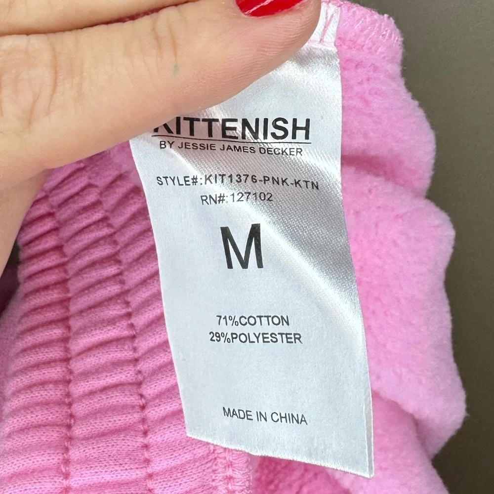 Kittenish 71% lounging