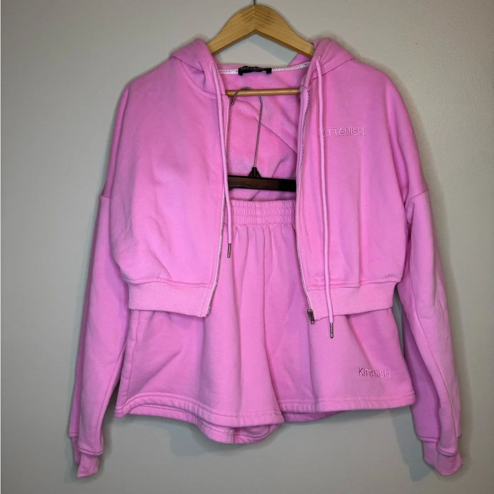 Kittenish athleisure waist