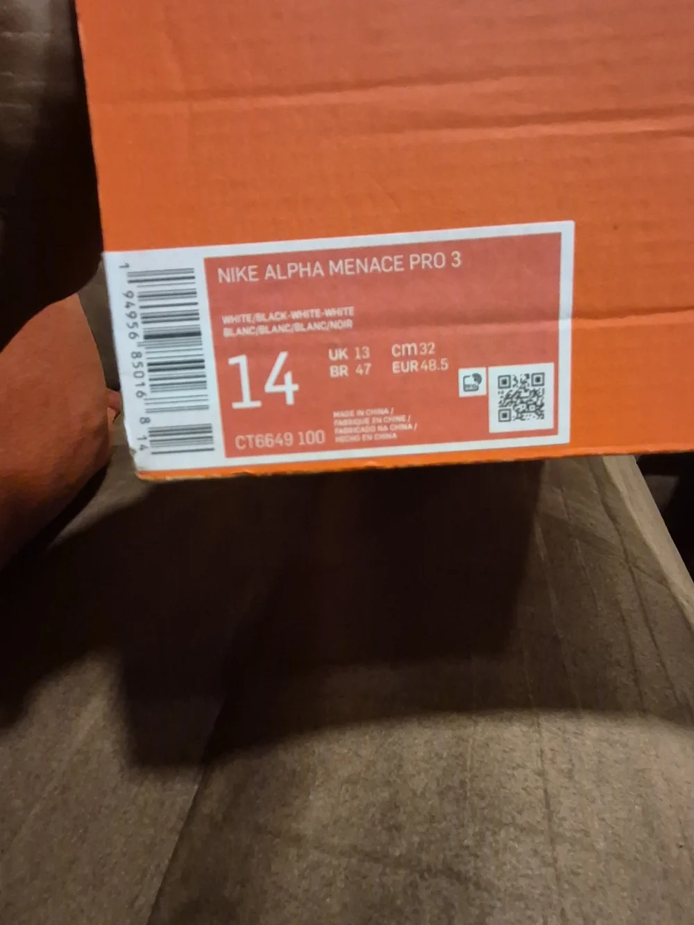 Nike locked modern