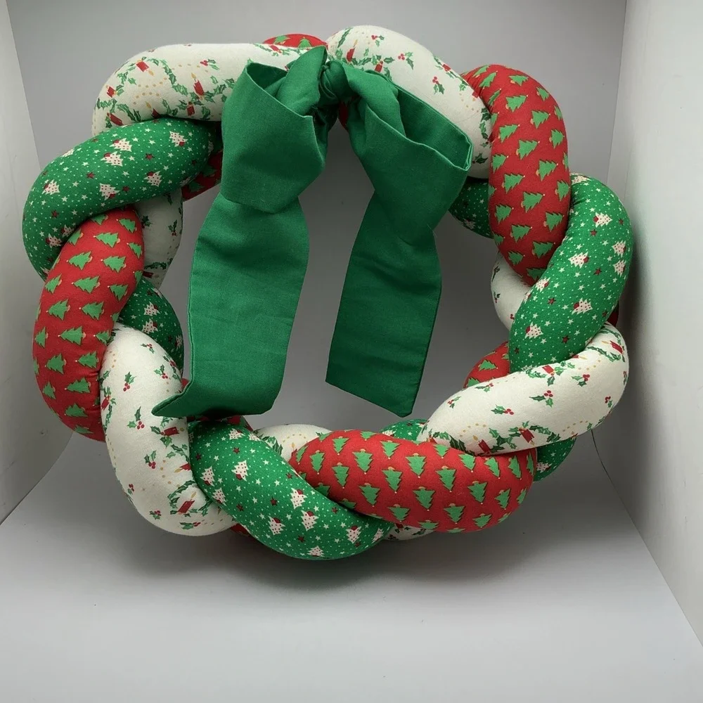 Vintage Handmade Braided Christmas Wreath Festive Red Green White Fabric,‎ Bow