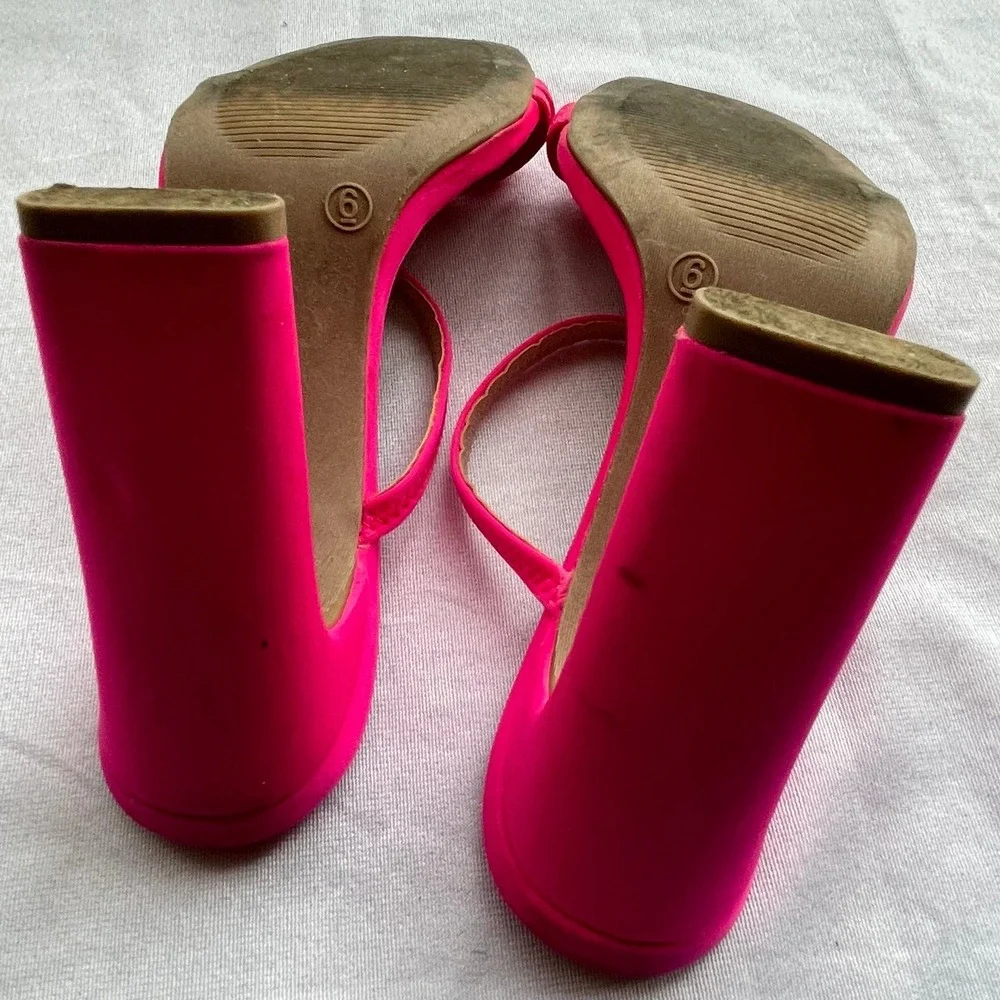 Hot Pink strappy sandals size‎ 6 Wild Diva Barbie Spring Vacation Resort