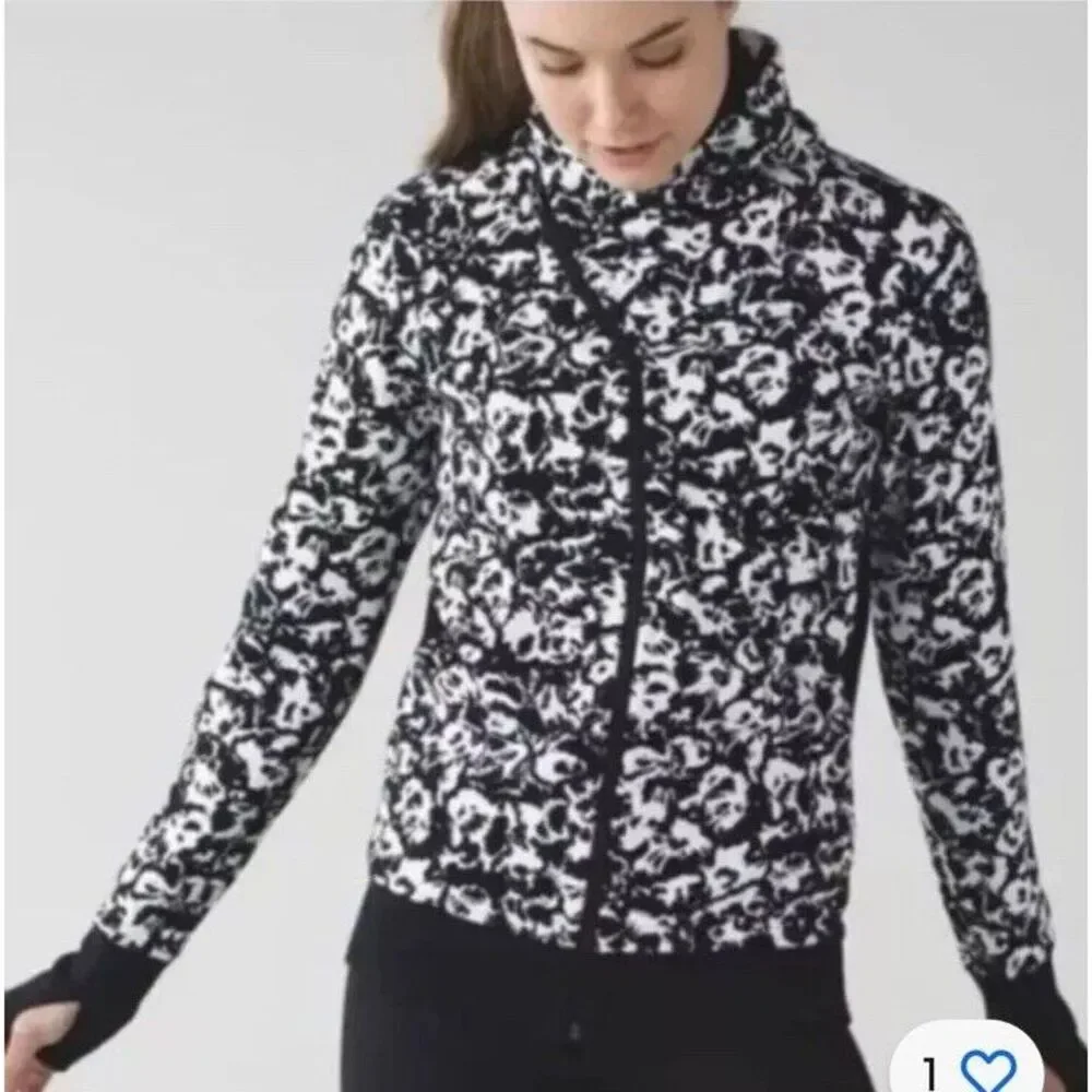 Lululemon Black & White Fleur Sombre Floral Cozy Cuddle Up Full Zip Jacket 6‎