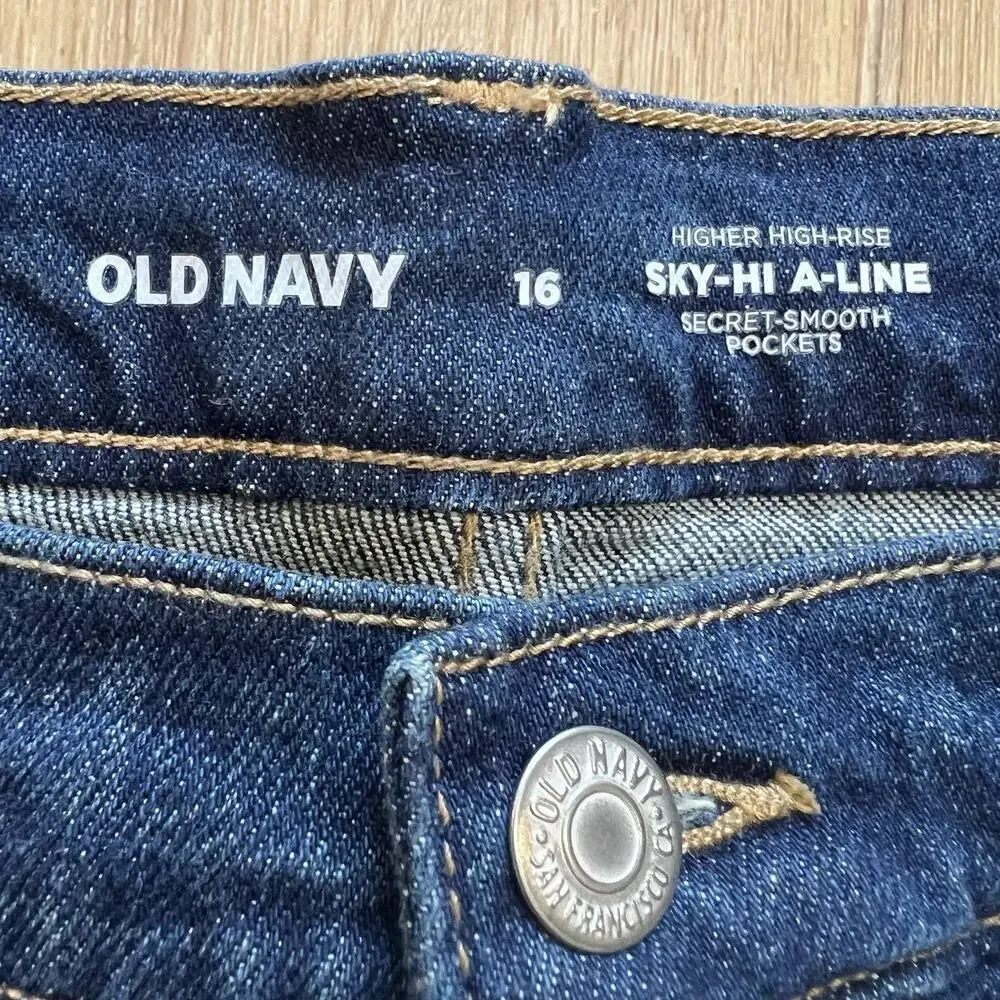Old Navy‎ Higher High Rise Sky Hi A Line Shorts Size 16 NEW Stretch Buttonfly