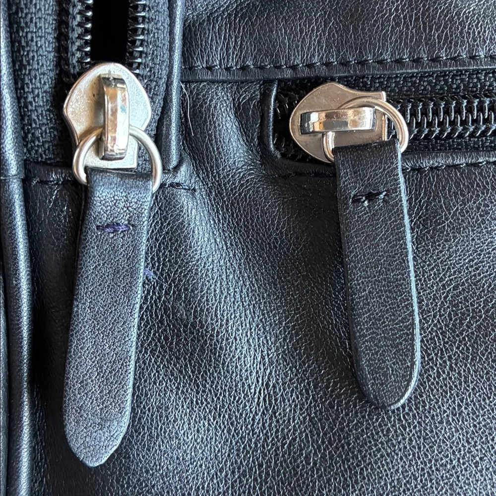 Maxx New York sleek black
