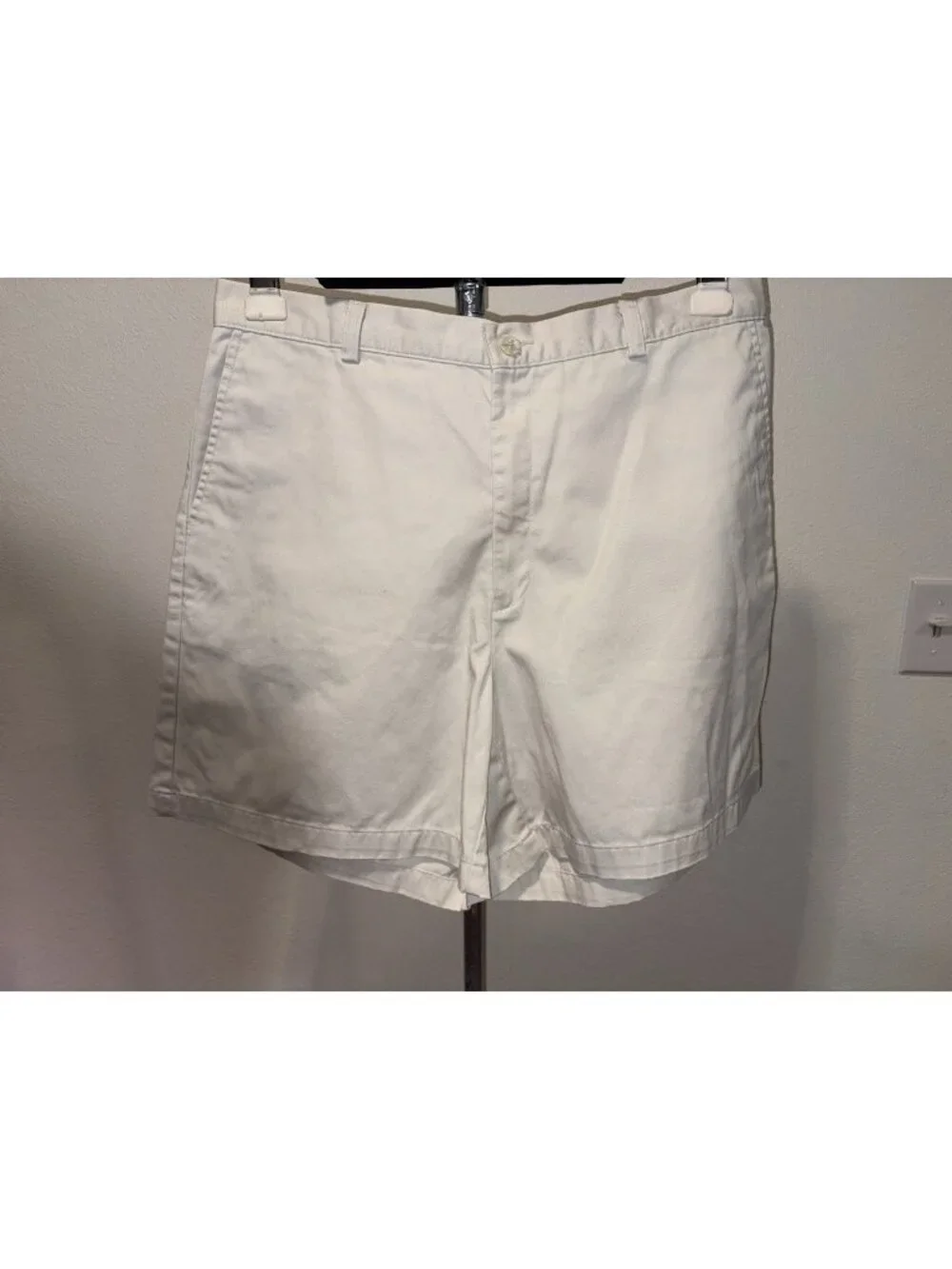 Dockers Womens Size 14 34X6  White Casual Shorts White Cotton