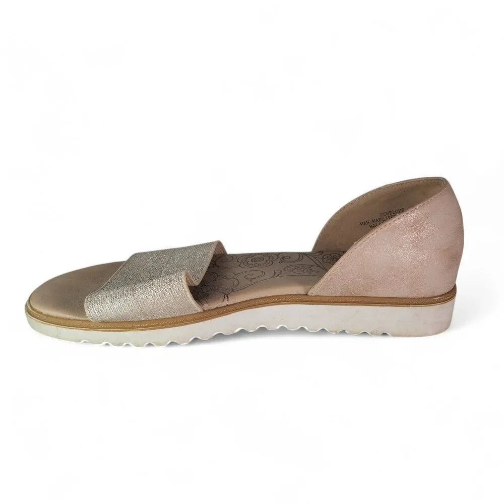 Mootsies Tootsies brand mootsies