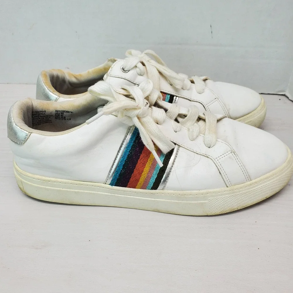 Time and Tru casual white