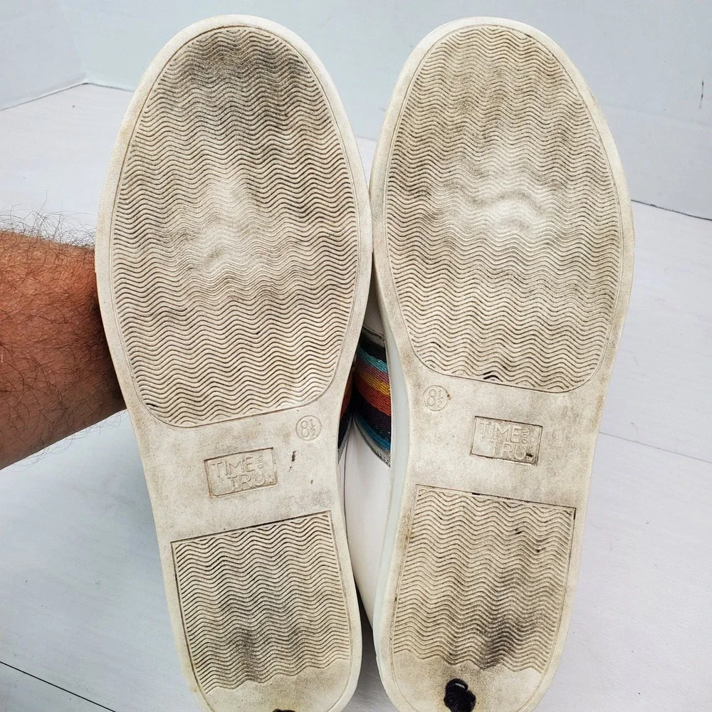 Time and Tru casual white