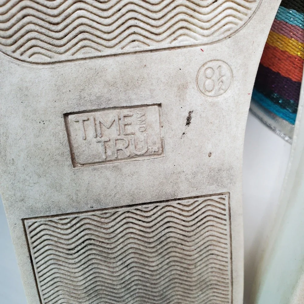 Time and Tru casual white