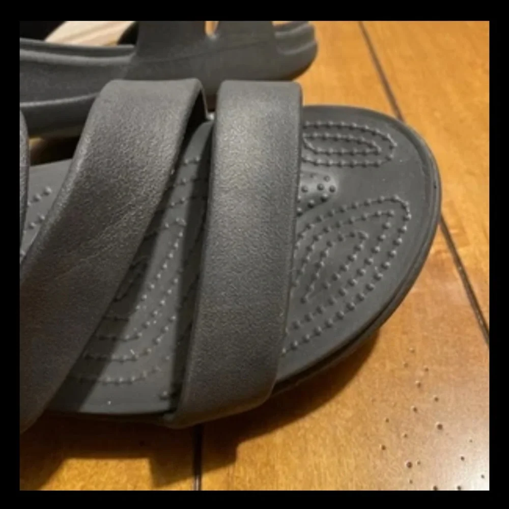 CROCS casual stylish