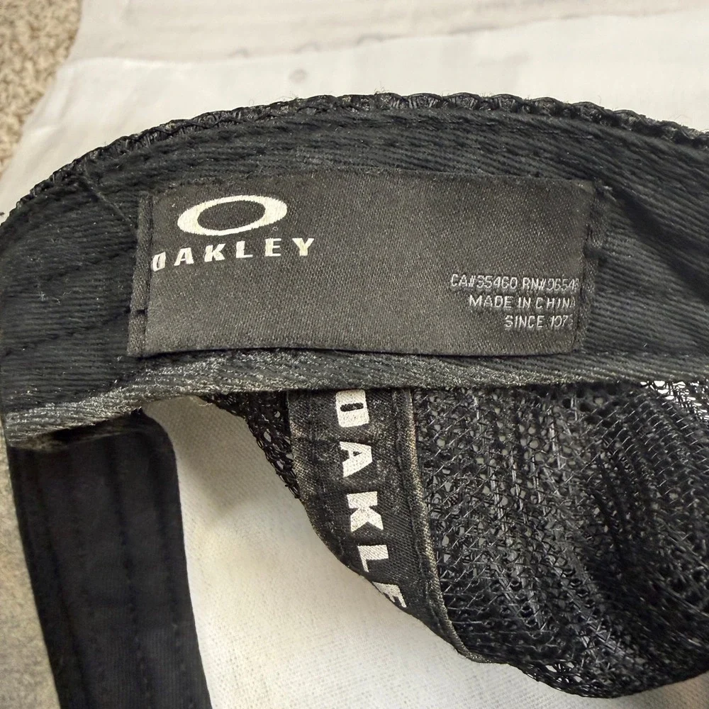 Oakley classic mid