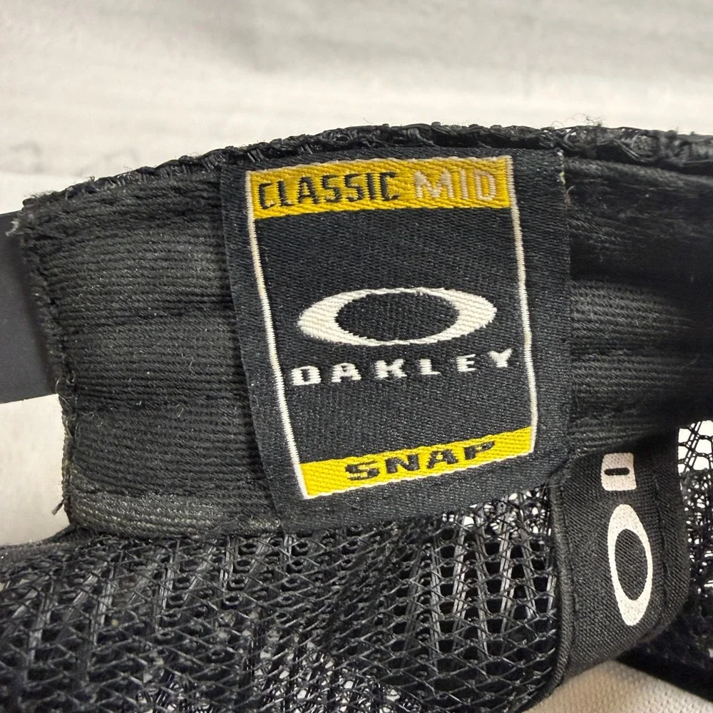 Oakley classic mid