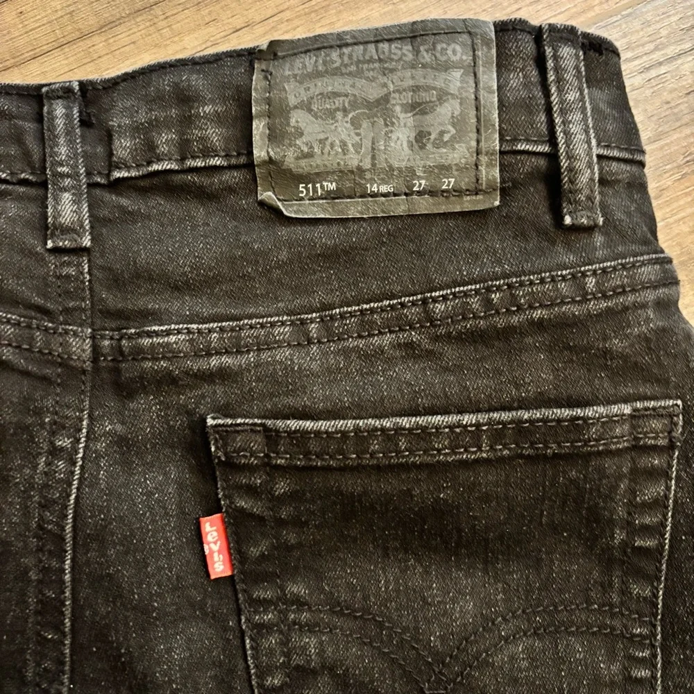 Levis stylish black