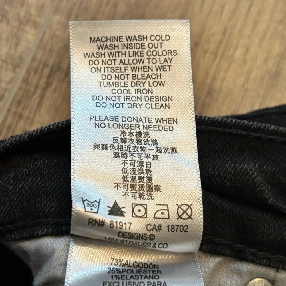 Levis stylish black