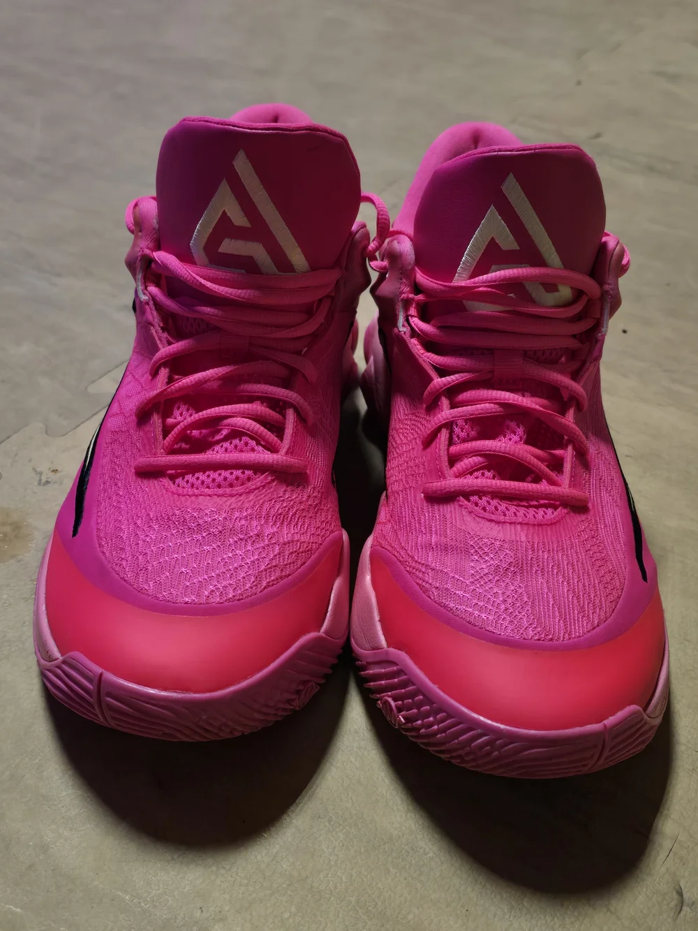 Nike agility pink colorway