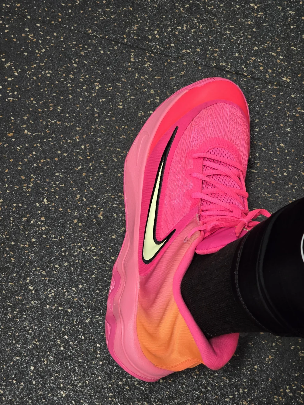 Nike cuts cushioned eye