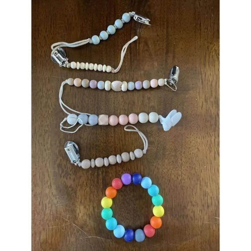 Bella Tunno Infant (5) Silicone‎ Wood Pacifier Clip And Teether