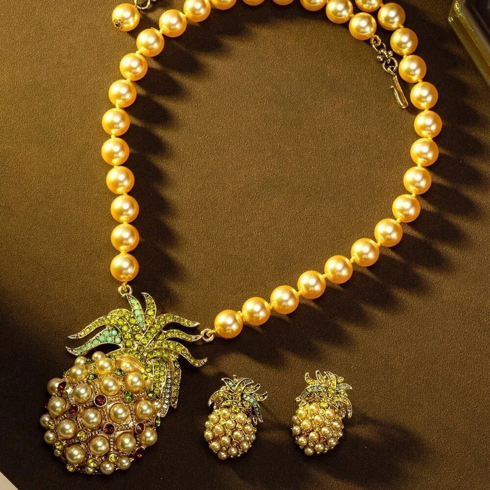 N/A women pineapple