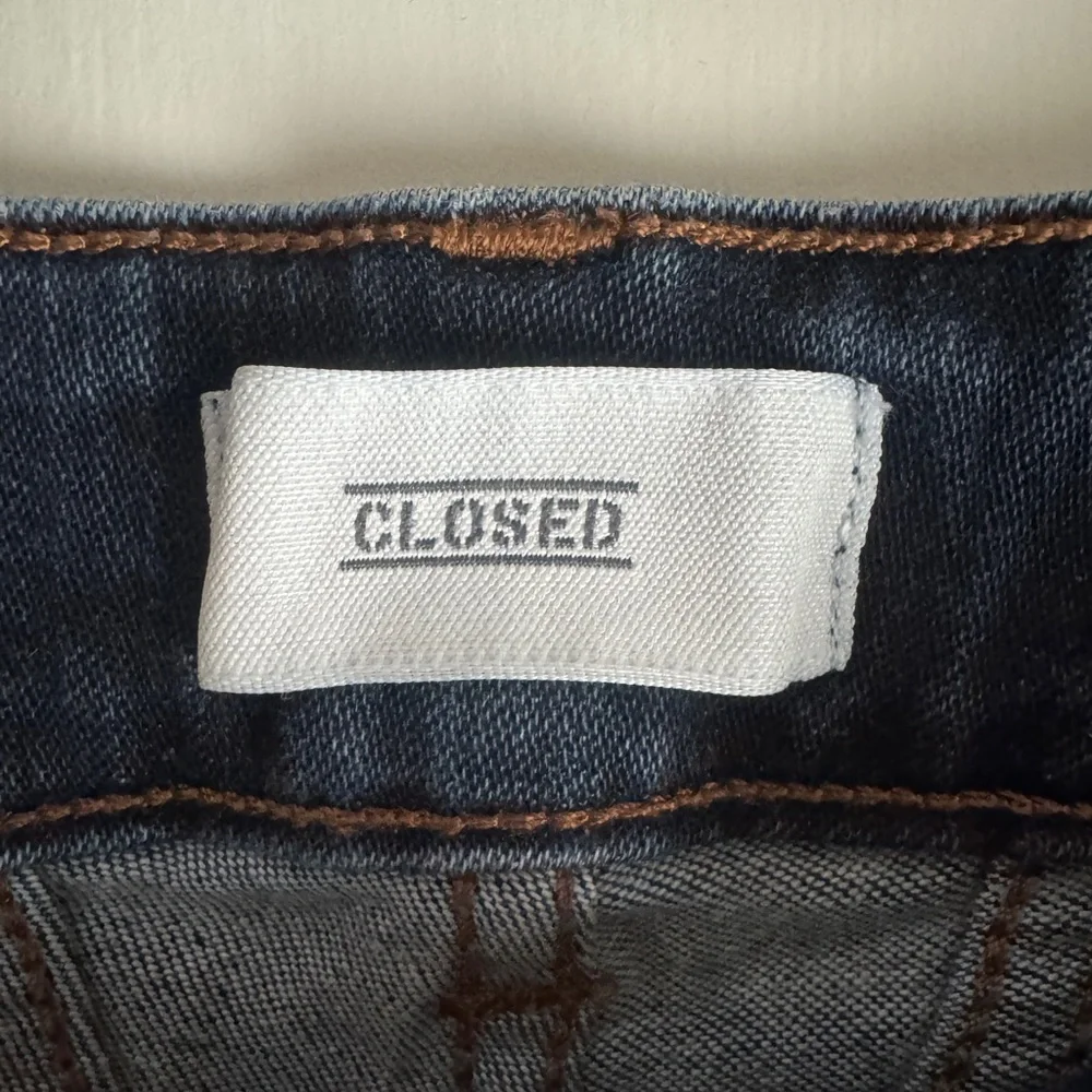 Closed blue denim