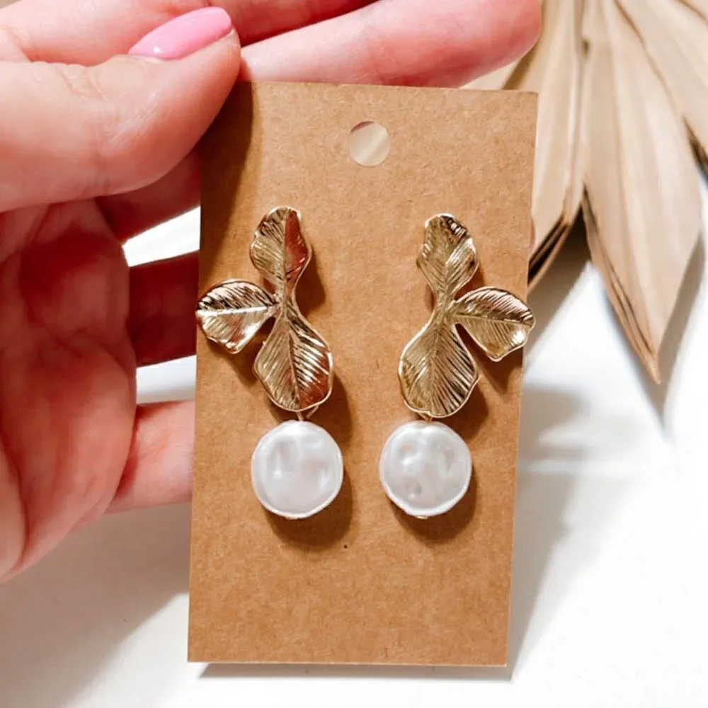 Pearl drop earrings #714