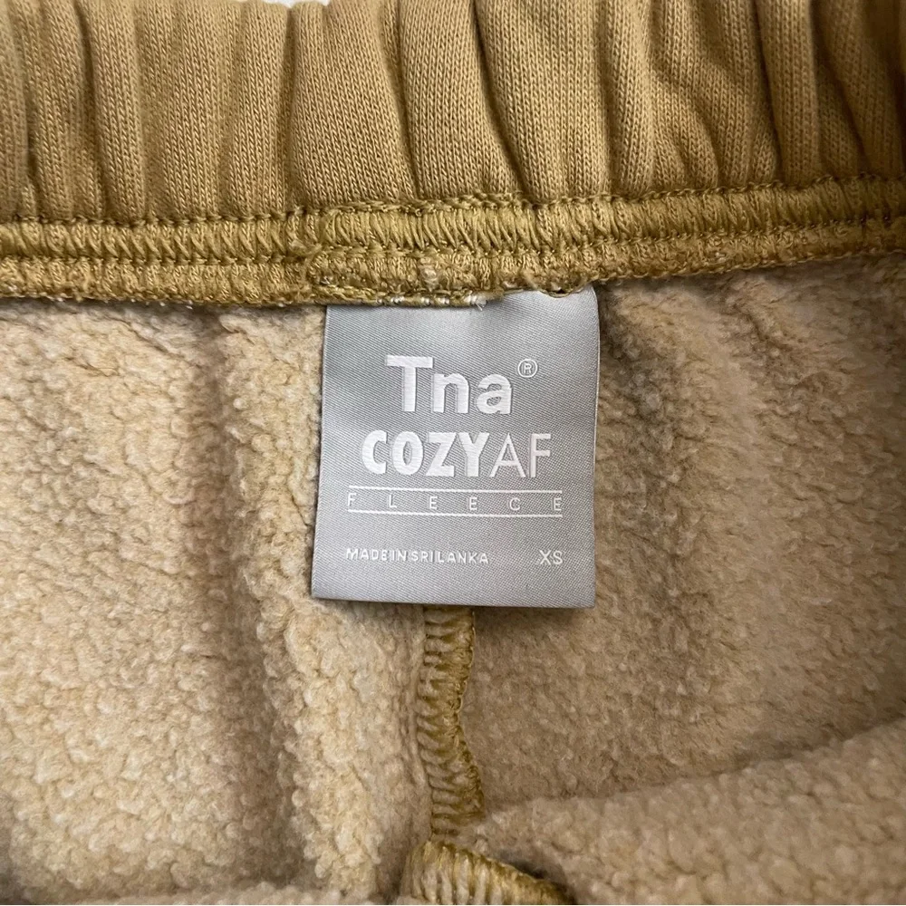 Aritzia tna sweat