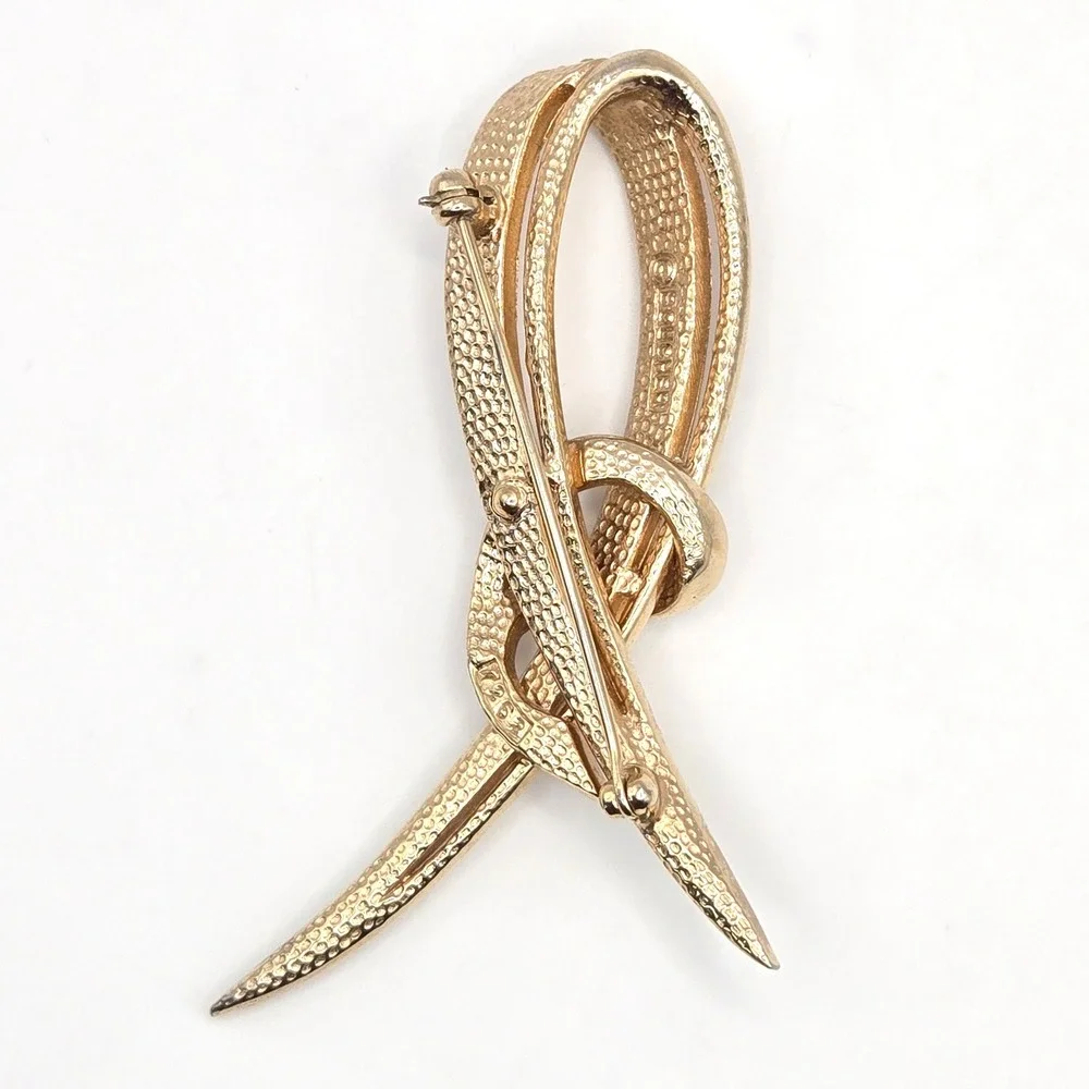 Marcel Boucher Signed Vintage Gold Tone Textured Ribbon Loop Knot Brooch‎ Pin