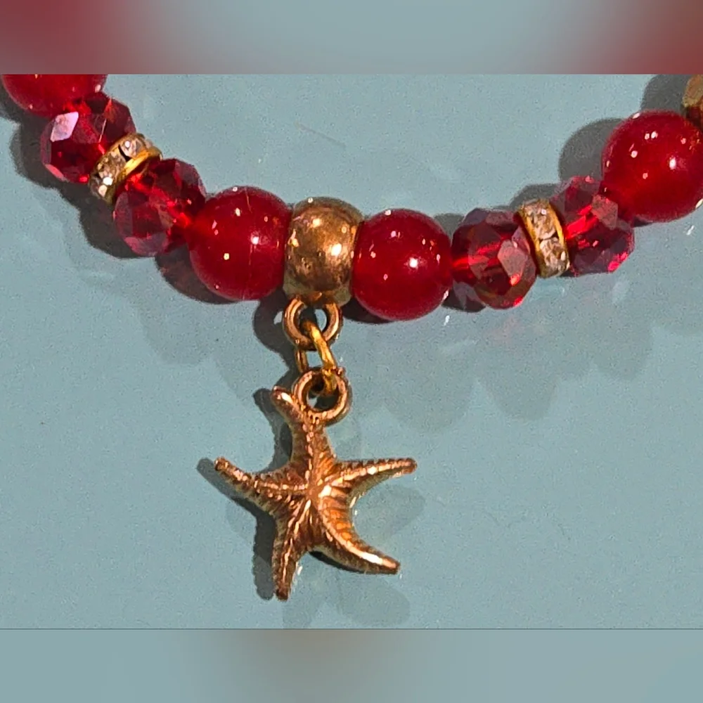 Nordstrom Red and Gold Stretch Beaded‎ Bracelet with Starfish Charm NWOT