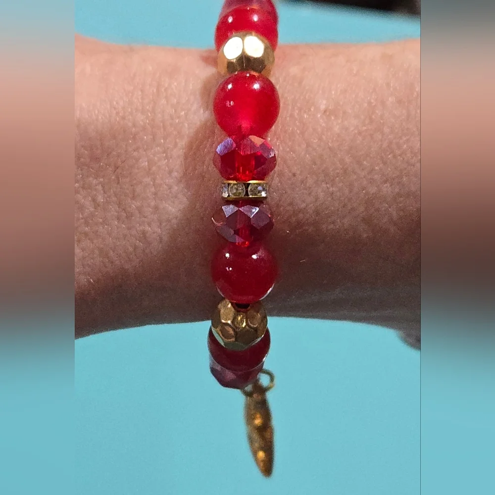 Nordstrom Red and Gold Stretch Beaded‎ Bracelet with Starfish Charm NWOT