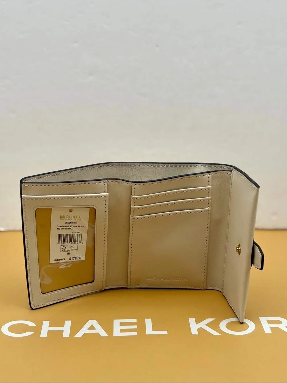 Michael Kors compact michael