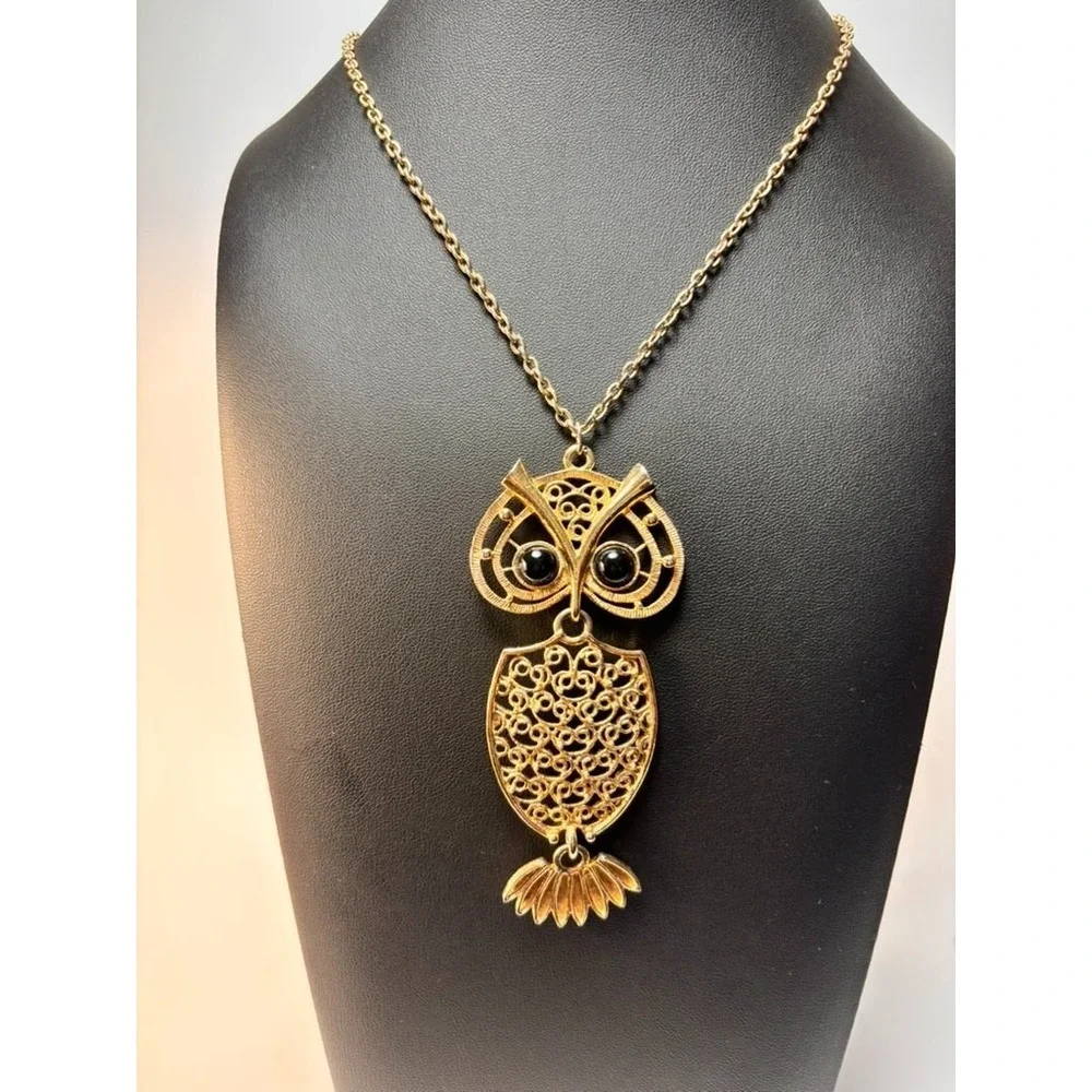 Sarah Coventry vintage necklace