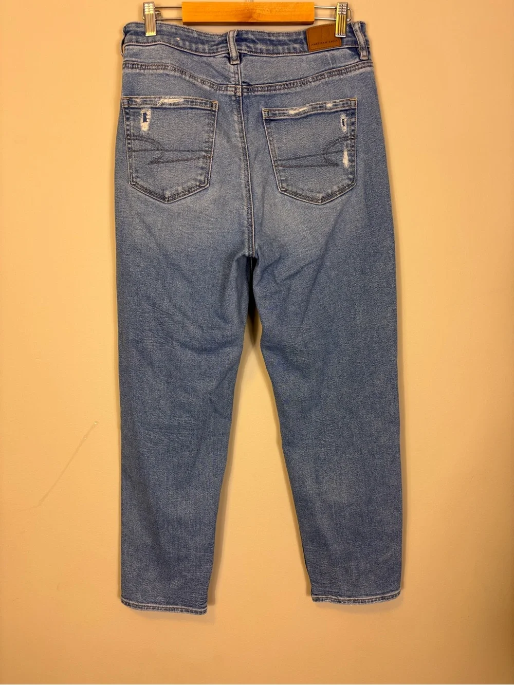 American Eagle Outfitters relaxed mom