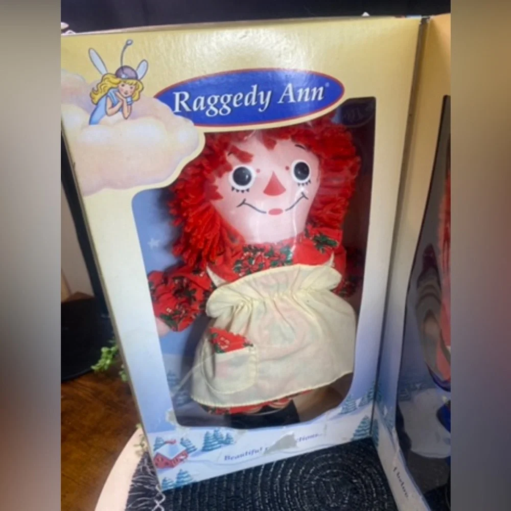 Raggedy Ann and Andy bring home