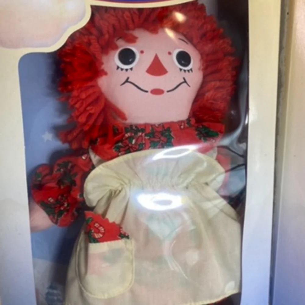 Raggedy Ann and Andy bring home