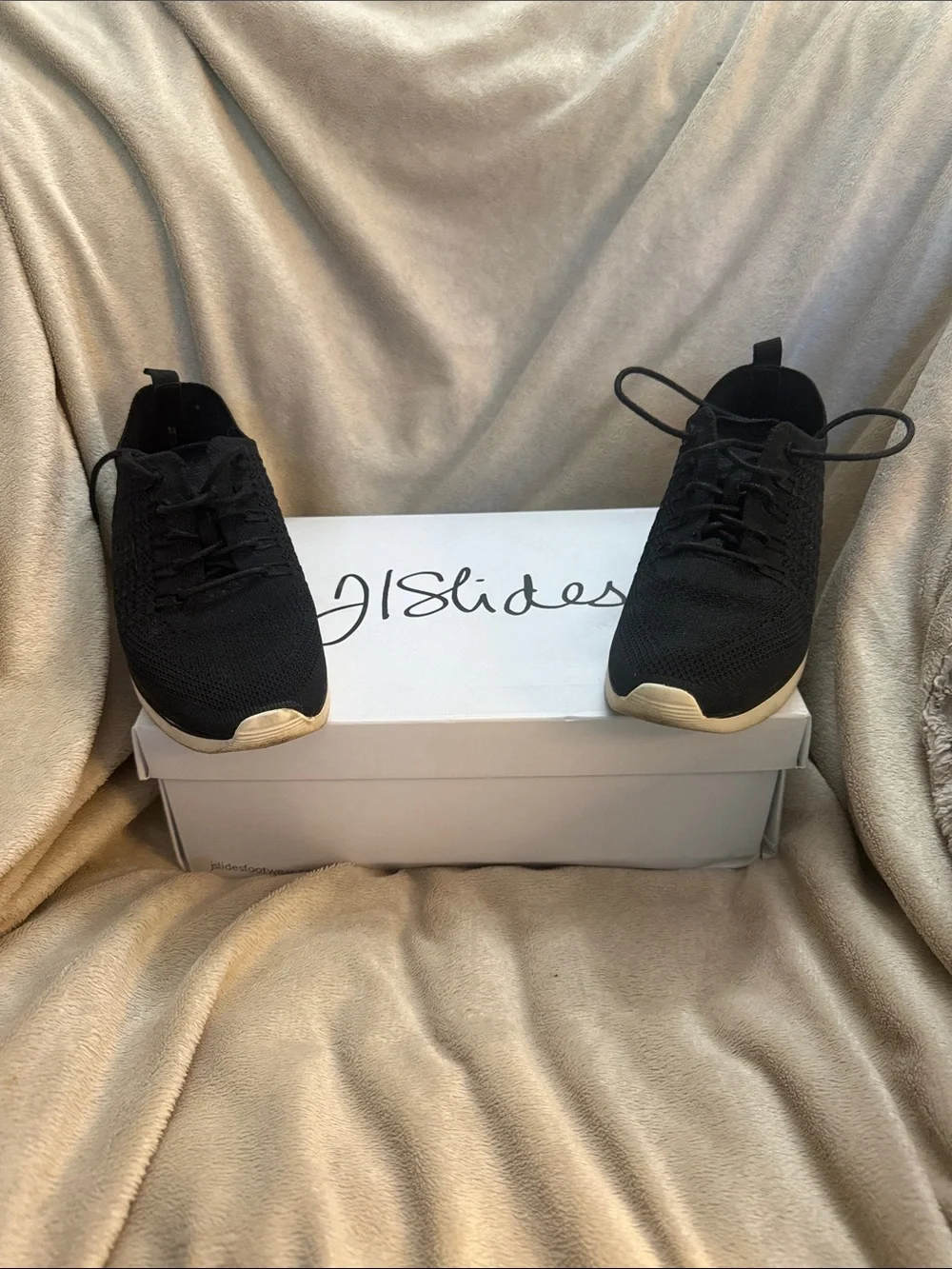J Slides comfortable black