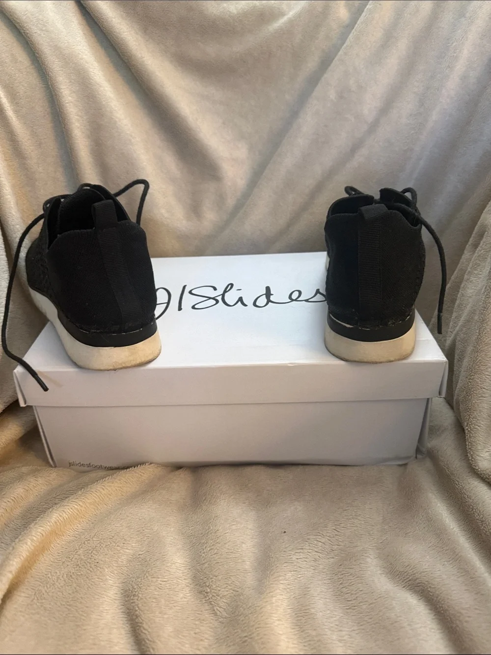 J Slides comfortable black