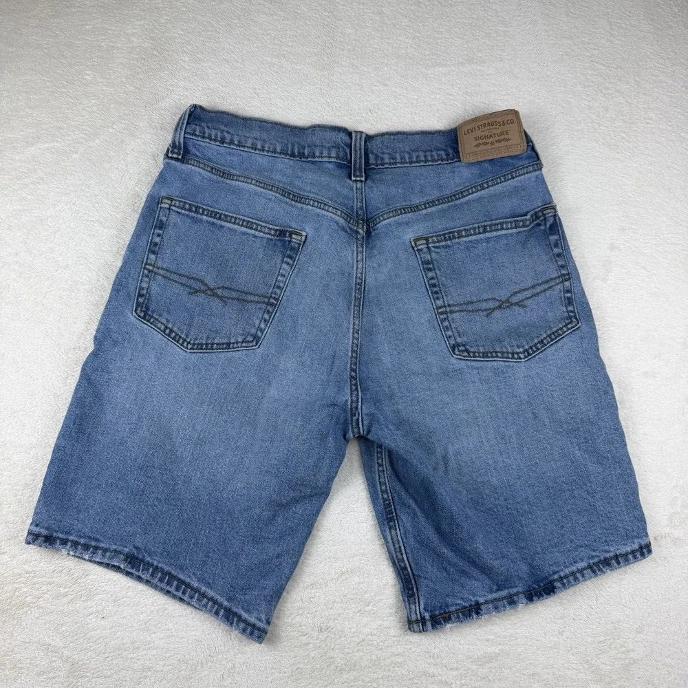 Levis excellent like