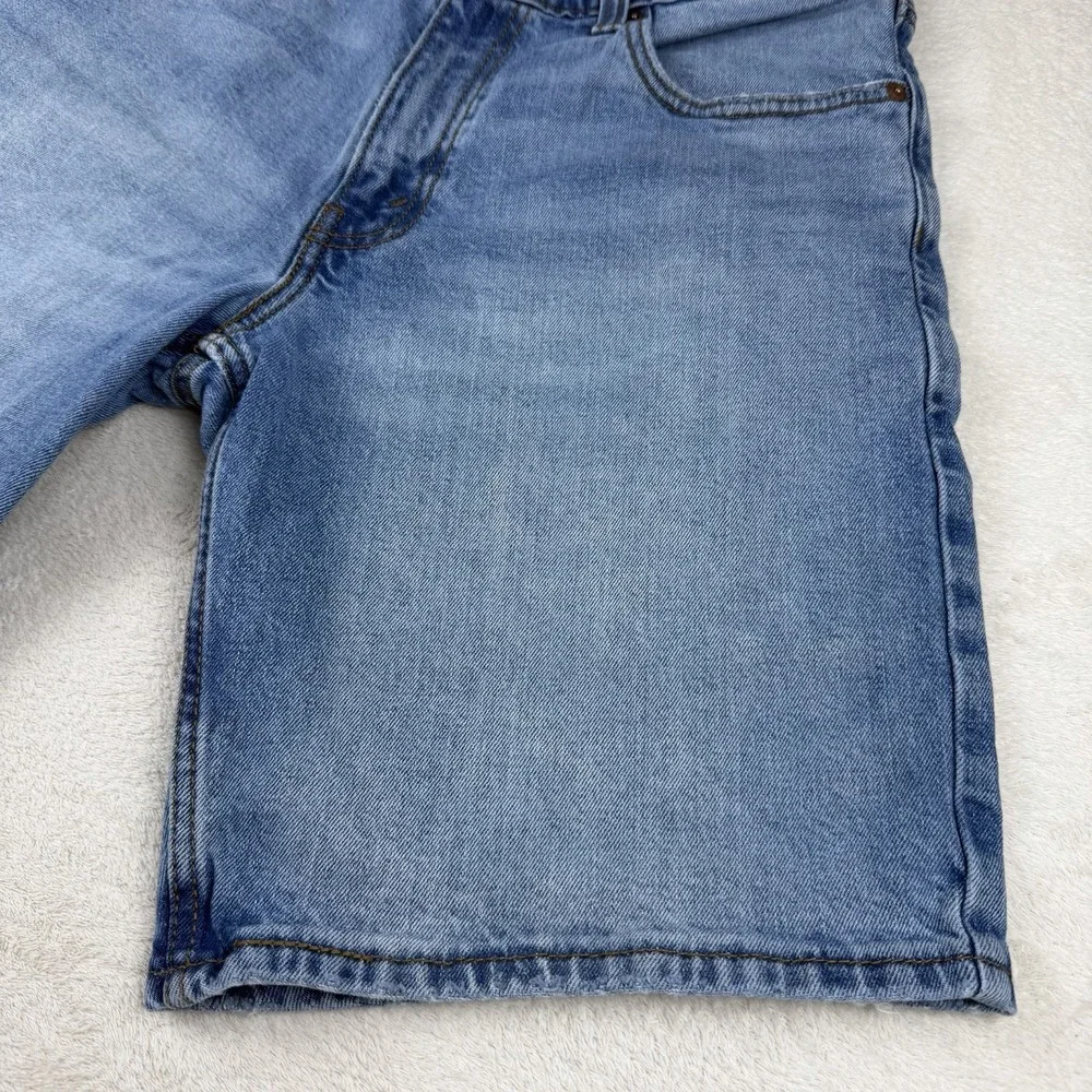 Levis excellent like