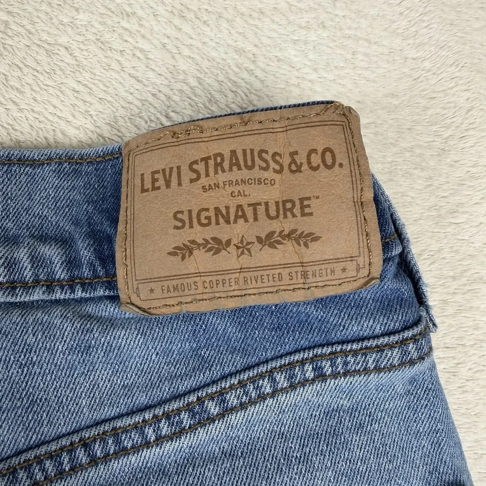 Levis excellent like