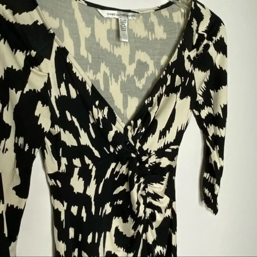 Diane Von Furstenberg form black vguc