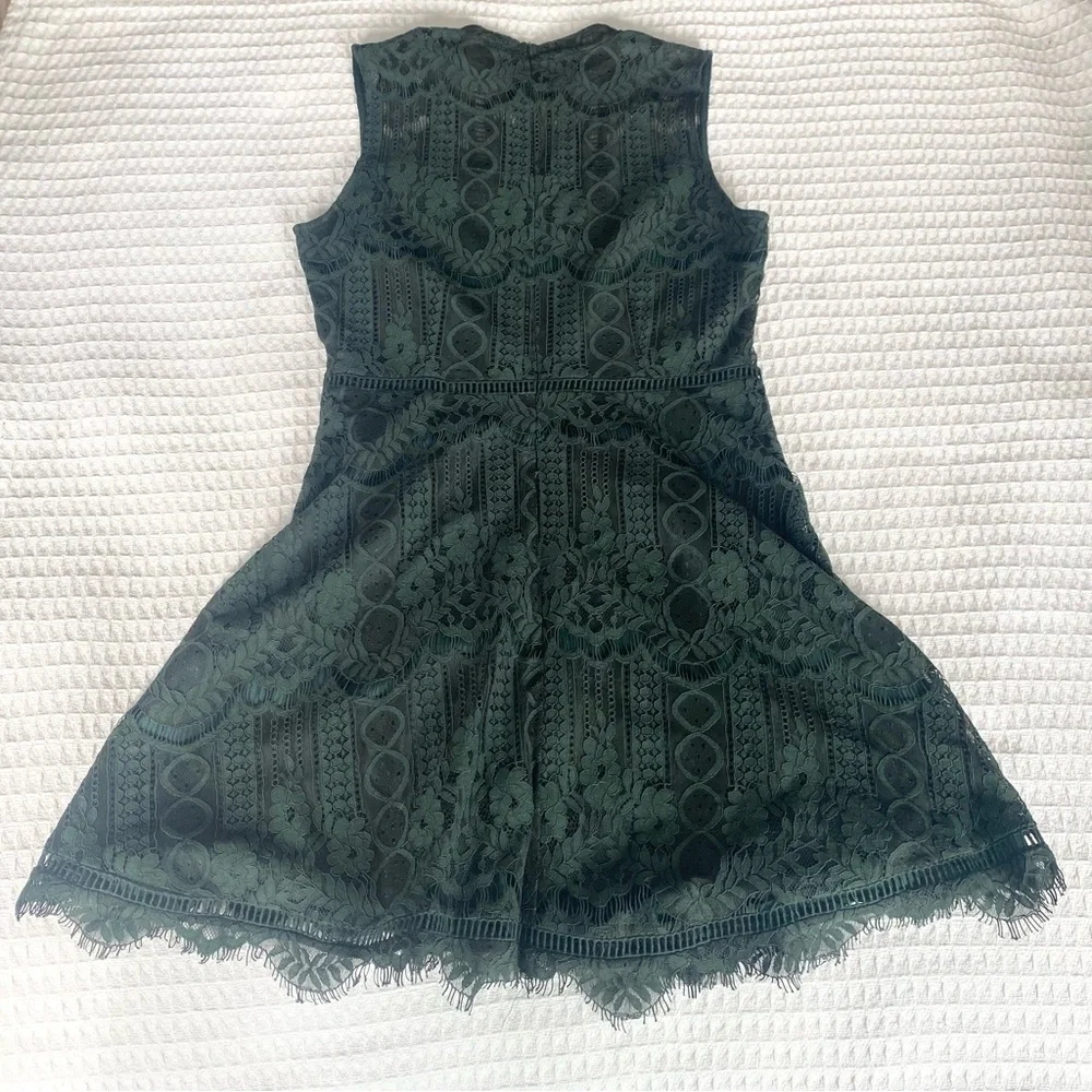 BB Dakota sleeveless lace