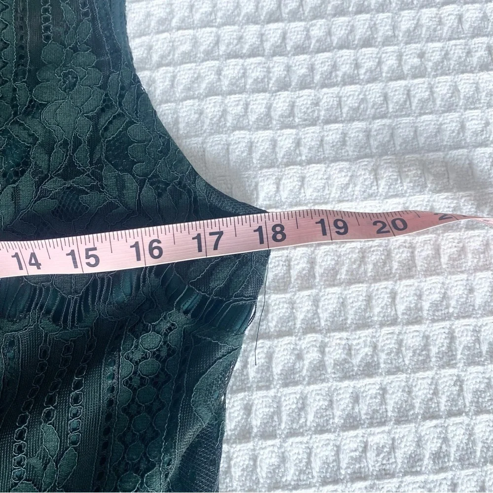 BB Dakota sleeveless lace