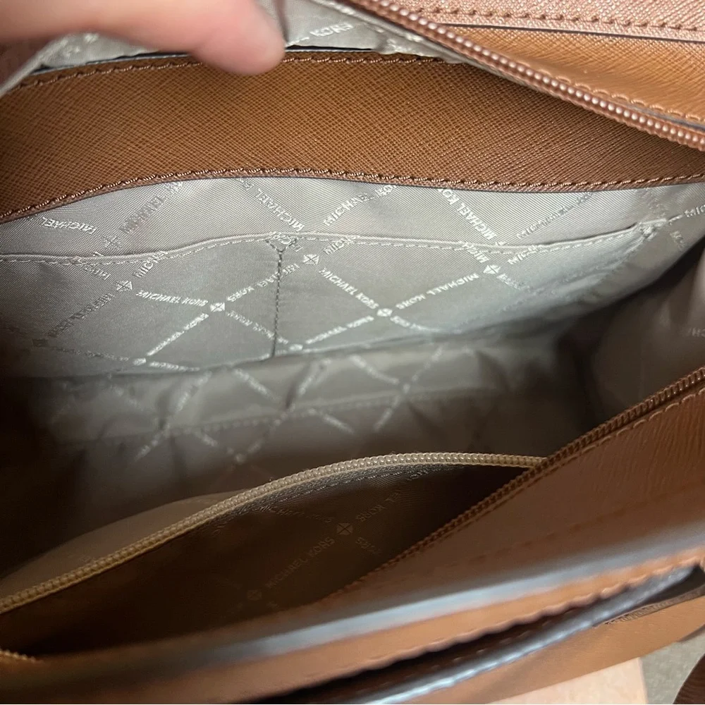Michael Kors depth chic signature