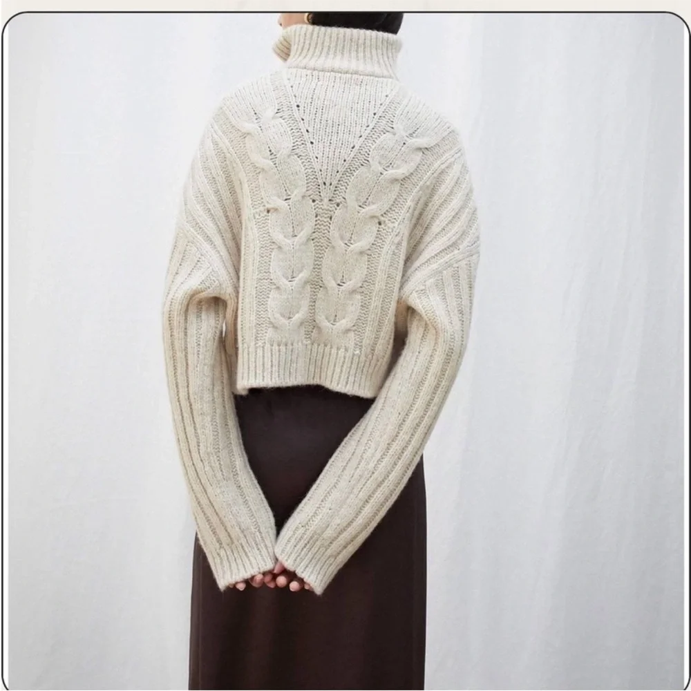 Nanushka sweater eria