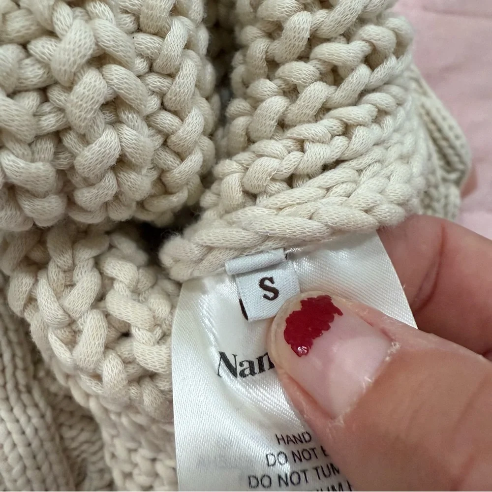Nanushka sweater eria