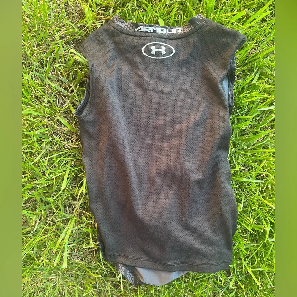 Baseball Chest Protector Under Armour Black Sleeveless Compression Shirt Boys S