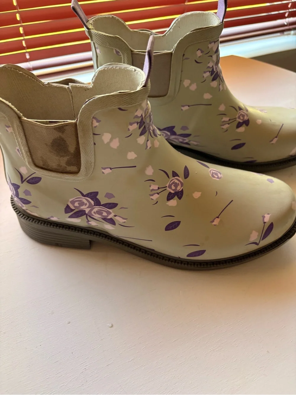 💙JBU Sage Green Chelsea Rain Booties with Lavender Floral Print