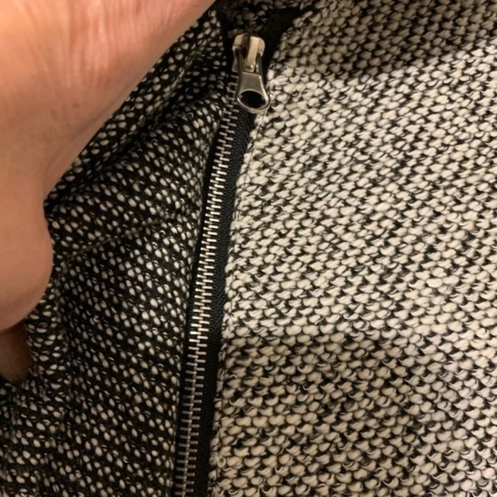 blanc noir size large